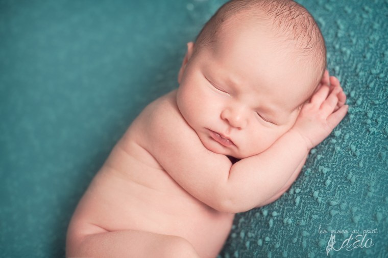 Séance nouveau né Haute Loire - Photographe Monistrol sur Loire 