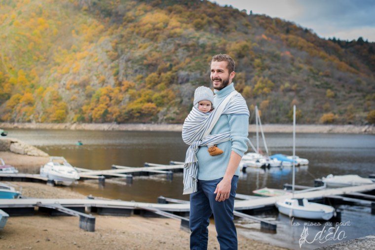 Séance famille parents et bébé en portage - Shooting commercial avec Néobulle