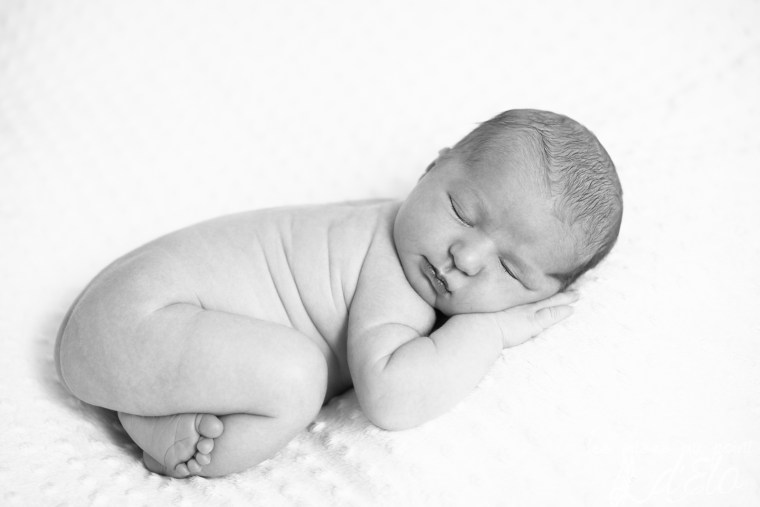 Photographe Loire Séance nouveau né bébé Monistrol sur Loire Haute Loire 