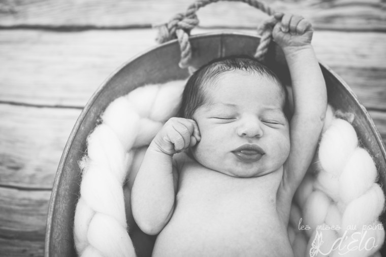 Photographe Monistrol sur Loire séance nouveau né bébé Haute Loire 